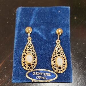 vintage Elizabeth Farrell opal gold-tone clip-on teardrop earrings